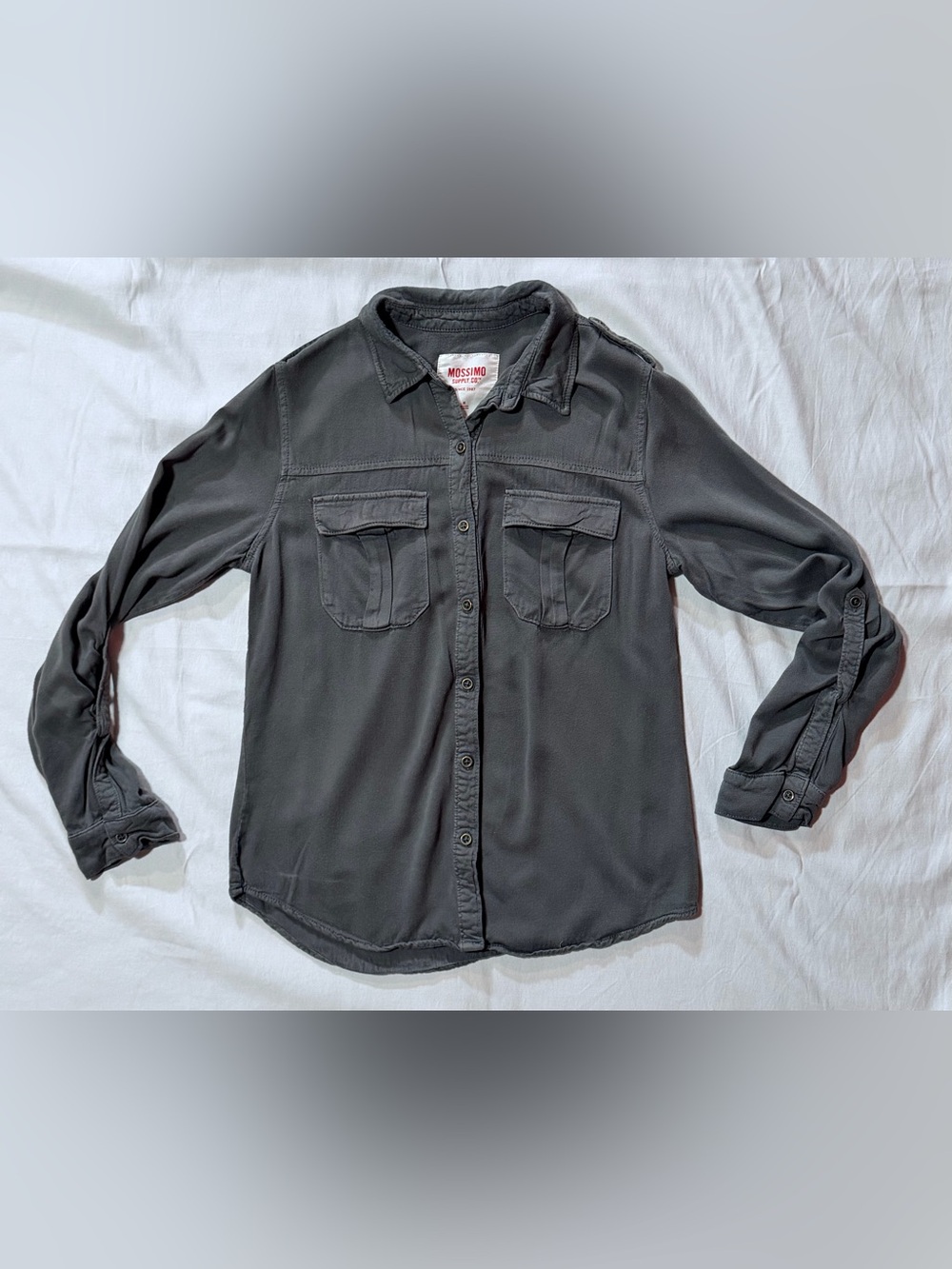 Mossimo Supply Co. Grey Button-Up Shirt Size Medium 100% Viscose